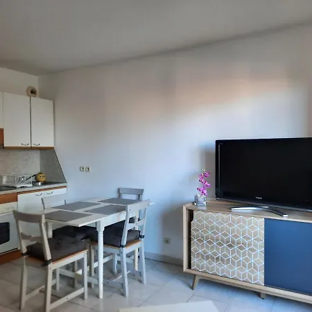 Joli F2 46m2 Centre, Balcon,parking Apartamento